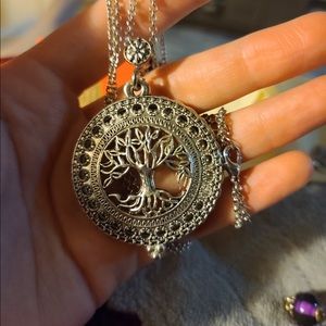 Tree pendent with long chain